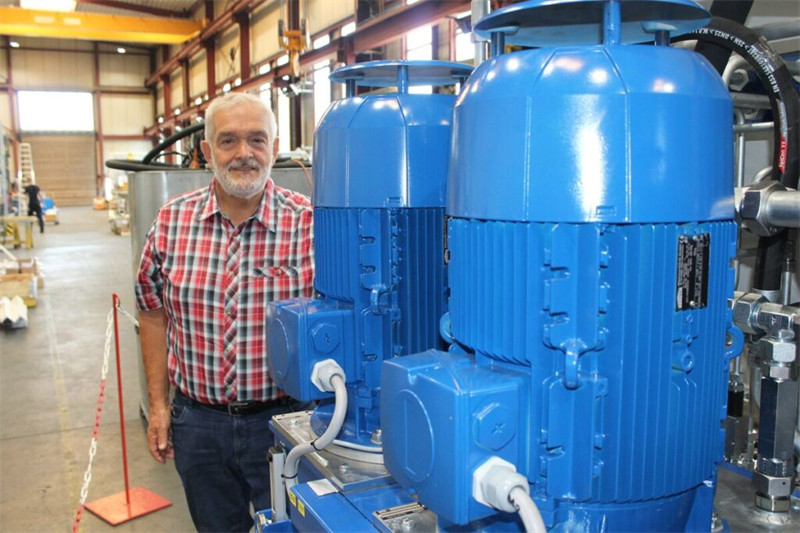 在同一家公司堅守半世紀 —— 哈特維?！ど釥柕碌穆殘鰝髌? title=